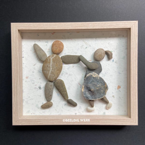 Het danspaar, 2023, kiezelstenen op handgeschept papier gemaakt van geld, 22,5x18,5 cm.