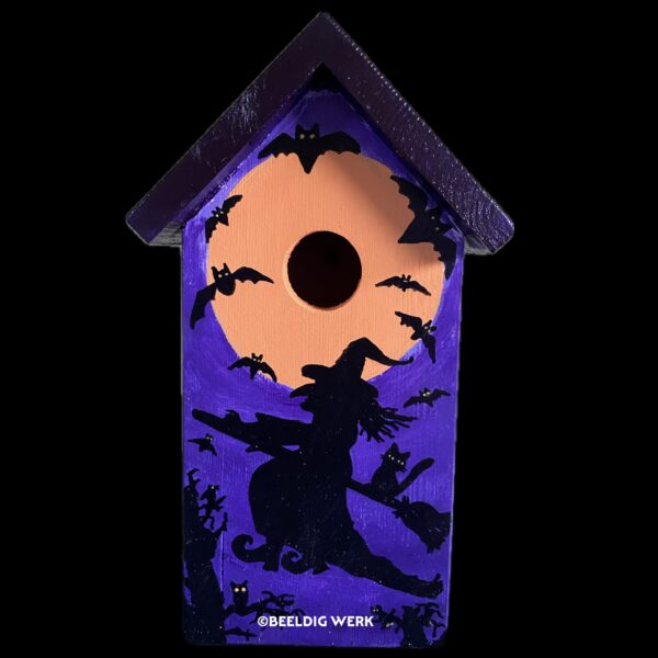 NESTKAST VLIEGENDE HEKS